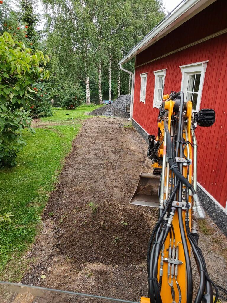 Kaivuutyöt ja piha-alueiden muotoilu Kaivuutyöt ja piha-alueiden muotoilu